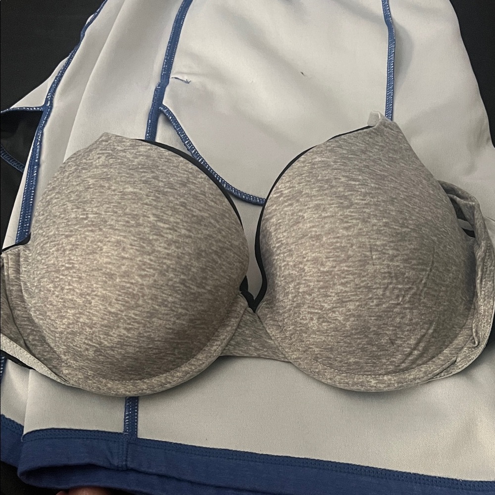 VS bras